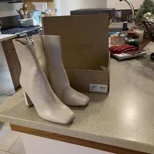 Steve Madden Lynden  Booties